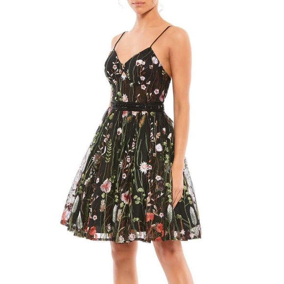 Mac Duggal Dresses & Skirts - Mac Duggal Floral Embroidered Dress